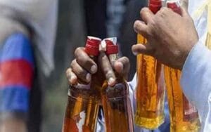 पुलिस ने अवैध शराब के साथ एक व्यक्ति को दबोचा, आबकारी अधिनियम के तहत मामला दर्ज