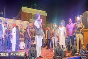 Punjabi-singer-Mankirat-Aul-1.jpg