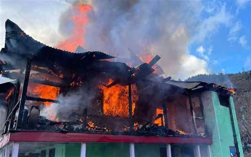 18-room-house-caught-fire.jpg