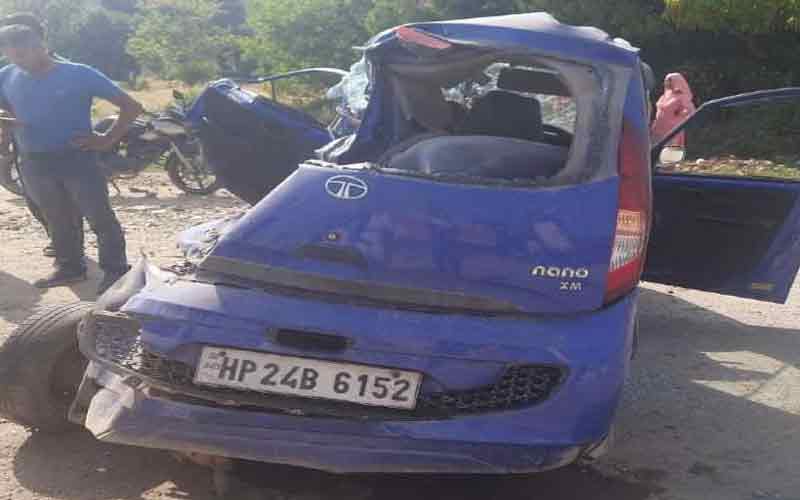 Traumatic accident - Tipper and Nano car collide, brother and sister died in the accident