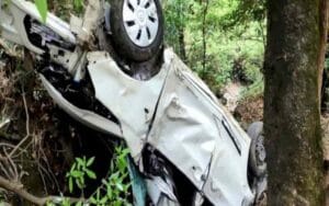 Tourist's vehicle fell in a ditch in Haripurdhar, 4 people died in the accident