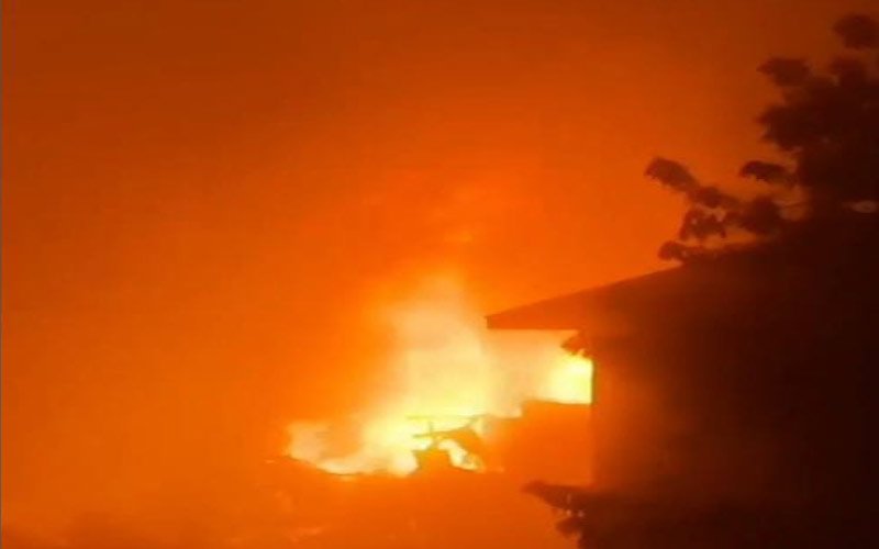 3 परिवारों के रिहायशी मकान में लगी आग, लाखों का नुकसान