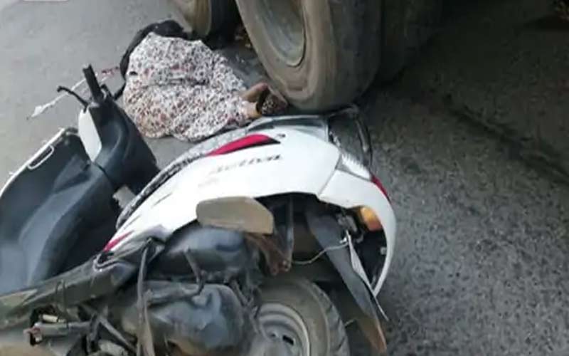 Scooty-collided-with-truck.jpg