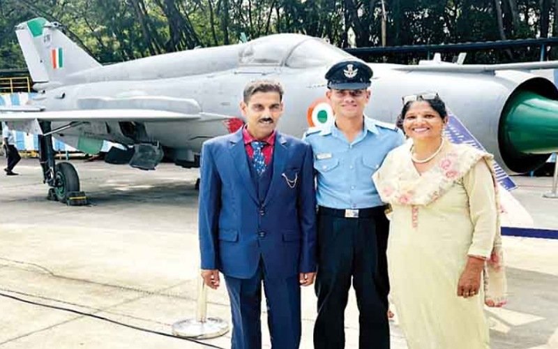 हिमाचल के चिराग शर्मा एयरफोर्स में बने फ्लाइंग ऑफिसर
