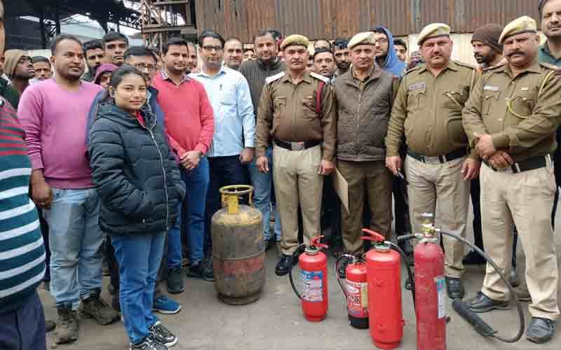 काला अंब की निजी कंपनी में अग्नि सुरक्षा पर मौक अभ्यास व जागरूकता कार्यक्रम आयोजित