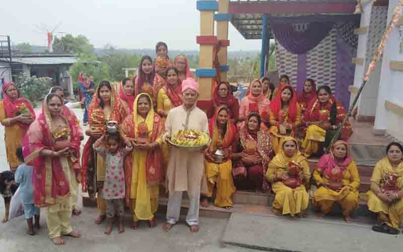 नर्मदेश्वर महादेव शिव मंदिर में कलश यात्रा के साथ श्री शिव महापुराण कथा का शुभारंभ