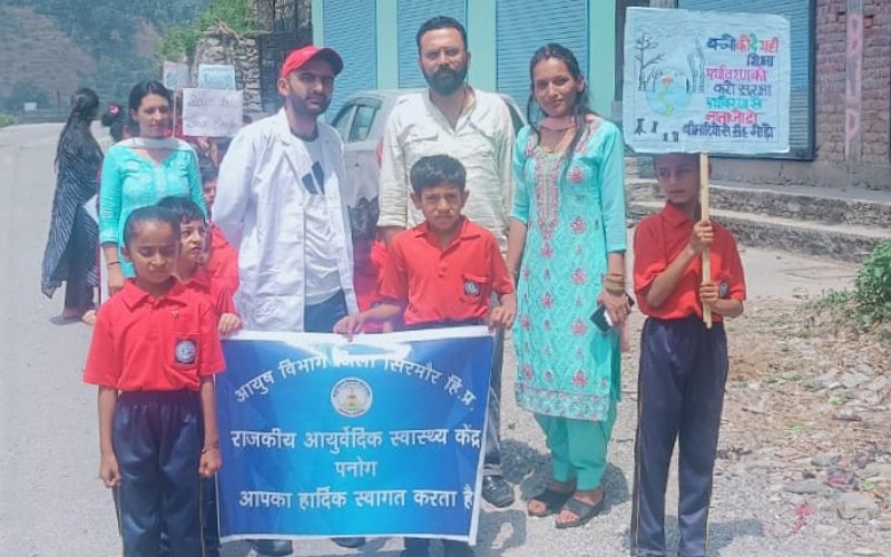 गिरिपार के कल्पना चावला मेमोरियल पब्लिक स्कूल पनाेग ने मनाया पर्यावरण दिवस