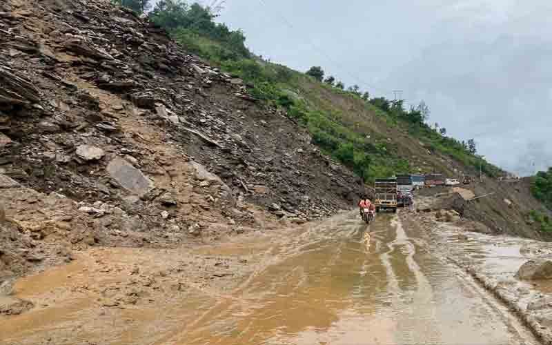 चंडीगढ़-मनाली नेशनल हाईवे 8 घंटे बाद एक तरफा बहाल