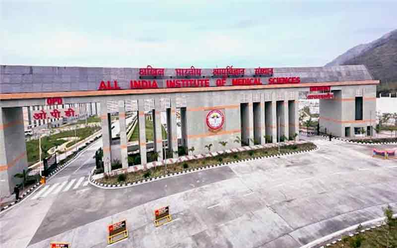 बिलासपुर एम्स 2026 से तैयार करेगा एडवांस रोबोटिक सर्जन