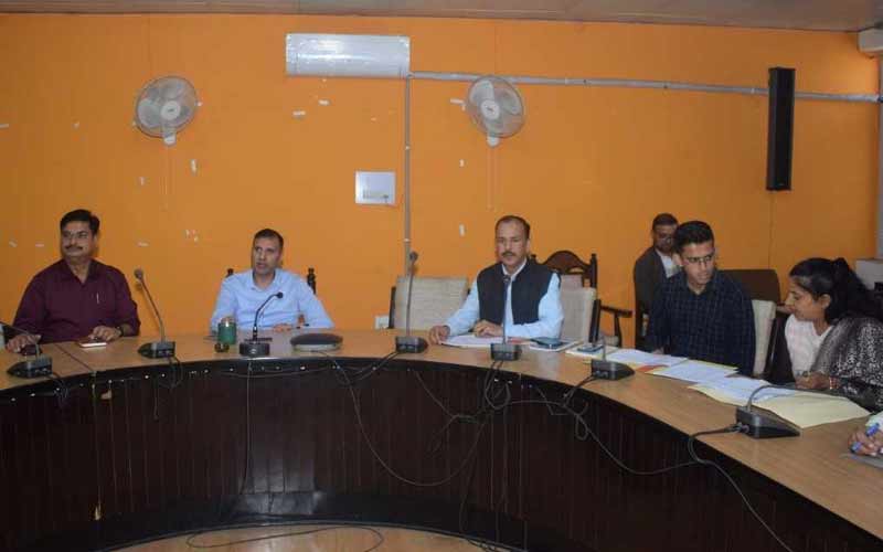 बिलासपुर : वन मंजूरी मामलों की समीक्षा के लिए विशेष बैठक आयोजित