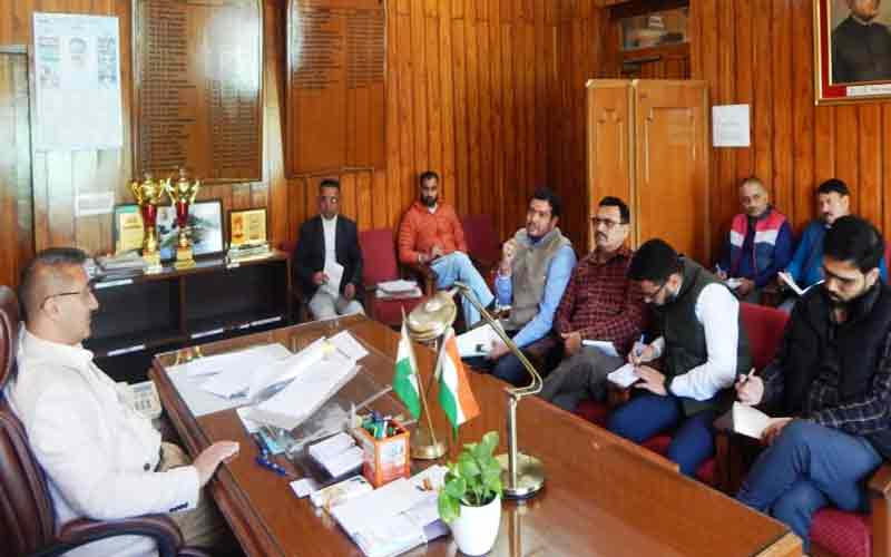 उपायुक्त ने एनएच 707 को चौड़ा करने के दौरान हुए नुकसान को शीध्र ठीक करने के दिए निर्देश