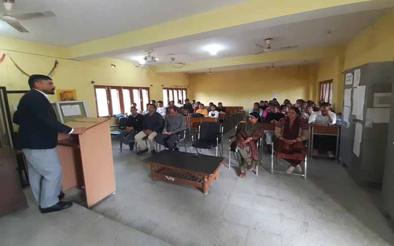 महाविद्यालय चौकीमन्यार में महिला रेड्रेसल द्वारा महिलाओं के अधिकारों का सशक्तिकरण और सुरक्षा के लिए कानूनी ढांचे पर विशेष शिविर का हुआ आयोजन।