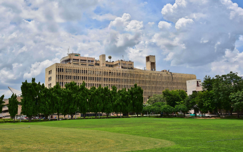 QS Ranking 2025 IIT Delhi Tops In India